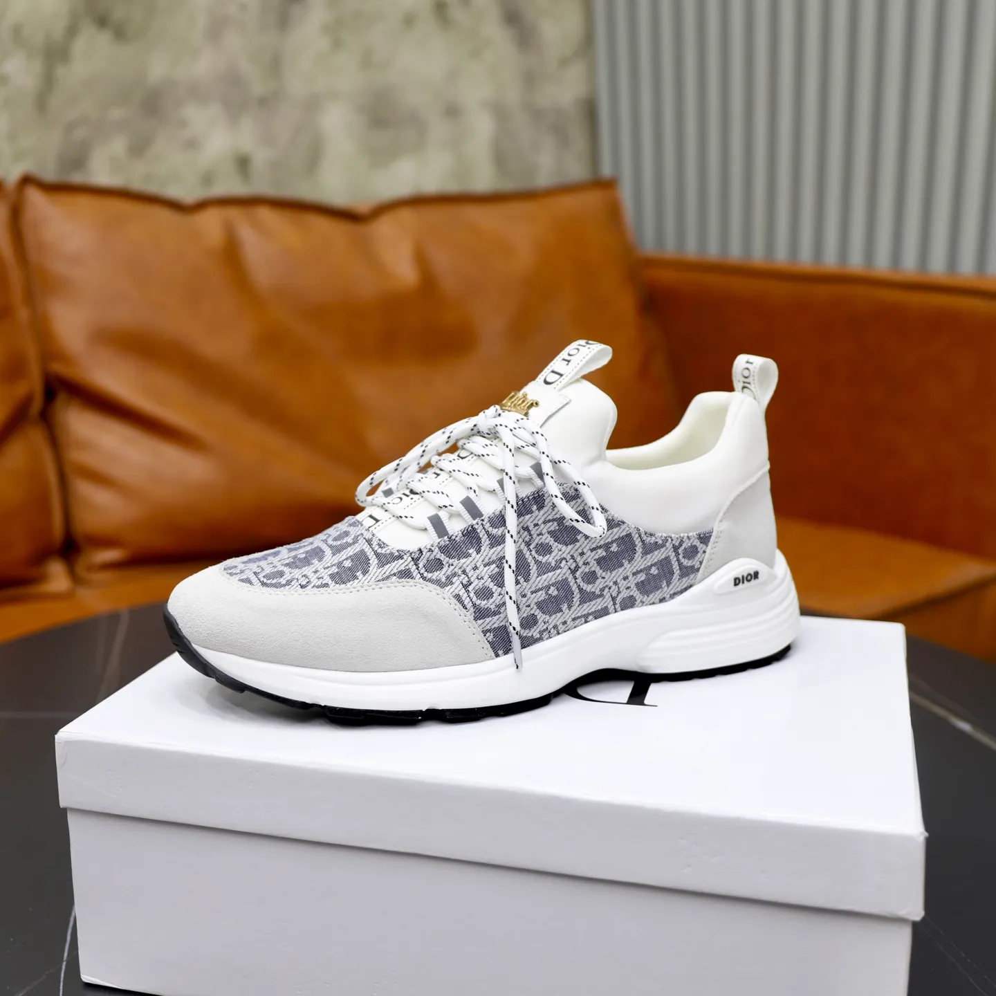 Ex-factory price: 440💰🙅‍♂️🙅‍♂️🙅‍♂️ Brand: Dior DIOR Standard code: 38-44 (45 customized) Grade: Same as the official website Material: Original material splicing Comfortable and breathable lining Lightweight and wear-resistant sports outsole Style category: Men's fashionable casual shoes Running sneakers Distinguished luxury brand elements Top luxury Color: actual picture color